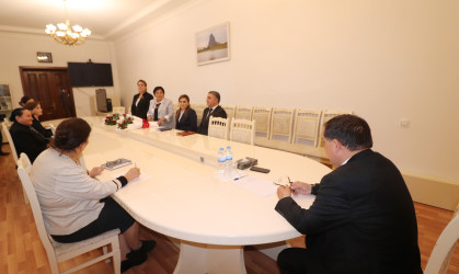 İcra başçısı Qazax şəhər Qaratel Hacımahmudova adına ümumi orta ümumtəhsil məktəbin müəllimlərini Fəxri Fərmanla təltif edib 06.10.2025