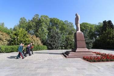 Qazaxda Ulu Öndər Heydər Əliyevin anadan olmasının 102-ci ildönümü böyük ehtiramla yad edilib 10.05.2025