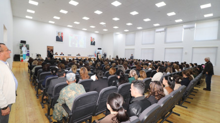 Qazaxda 8 Noyabr - Zəfər Gününün beşinci ildönümünə həsr edilmiş kitab və rəsm sərgisi, Vətən müharibəsi şəhidi tibb xidməti leytenantı Adil Əfəndiyevə həsr edilmiş “O, bizim Adildi” kitabının təqdimat mərasimi olub -22.10.2025