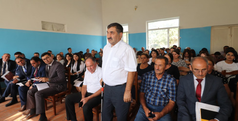 Qazaxda icra başçısının sentyabr ayı üzrə vətəndaşlarla keçirilən növbəti səyyar görüşü rayonun Xanlıqlar kəndində olub-04.09.2025