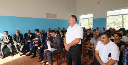 Qazaxda icra başçısının sentyabr ayı üzrə vətəndaşlarla keçirilən növbəti səyyar görüşü rayonun Xanlıqlar kəndində olub-04.09.2025