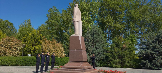 Qazaxda Ulu Öndər Heydər Əliyevin anadan olmasının 102-ci ildönümü böyük ehtiramla yad edilib 10.05.2025