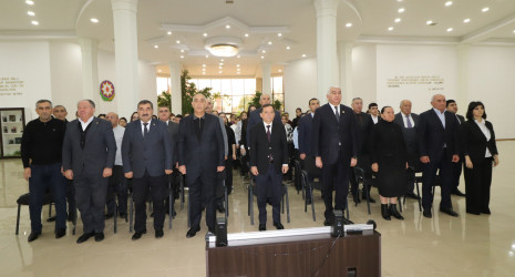 Qazaxda “Konstitusiya və Suverenlik ili – Milli dövlətçilik tariximizin məntiqi davamı, müasir inkişaf mərhələsinin əsas ideoloji xəttidir” mövzusunda tədbir keçirilib-10.12.2025