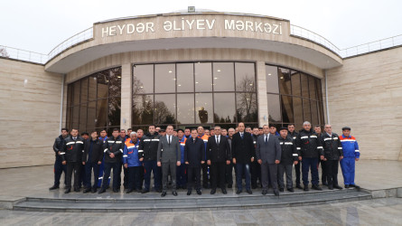 Qazaxda “Azərişıq” ASC-nin yaranmasının 10 illiyi münasibətilə Ulu Öndər Heydər Əliyevin abidəsi və Ümummilli Liderin adını daşıyan Mərkəz ziyarət olunub 06.02.2025