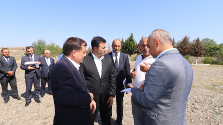 Qazaxda 2026-2030-cu illər üçün Dövlət Proqramının icrası ilə bağlı rayonun kəndlərində aqroparka və iri fermer təsərrüfatlarına baxış keçirilib 15.09.2026