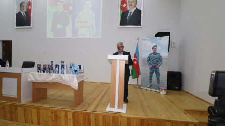 Qazaxda 8 Noyabr - Zəfər Gününün beşinci ildönümünə həsr edilmiş kitab və rəsm sərgisi, Vətən müharibəsi şəhidi tibb xidməti leytenantı Adil Əfəndiyevə həsr edilmiş “O, bizim Adildi” kitabının təqdimat mərasimi olub -22.10.2025