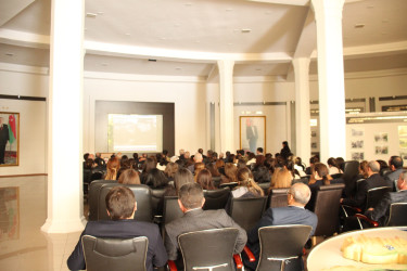 Qazaxda Xalq şairi Səməd Vurğunun 120 illiyinə həsr olunmuş “Vurğun keçib bu yerlərdən” adlı bədii tədbir keçirilib 17.04.2026