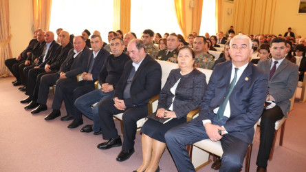 Qazax Rayon İcra Hakimiyyəti başçısının rayonun 2025-ci ilin sosial-iqtisadi inkişafının yekunlarına və 2026-cı ildə qarşıda duran vəzifələrə həsr olunmuş hesabat yığıncağı keçirilib 13.01.2026