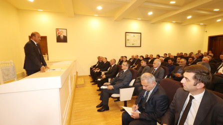 Qazaxda “Baytarlıq xidməti və nəzarət tədbirləri” mövzusunda Fermerlərlə maarifləndirici tədbir keçirilib 08.10.2025