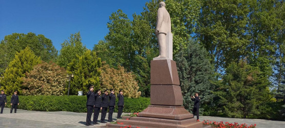 Qazaxda Ulu Öndər Heydər Əliyevin anadan olmasının 102-ci ildönümü böyük ehtiramla yad edilib 10.05.2025