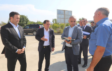 Qazaxda 2026-2030-cu illər üçün Dövlət Proqramının icrası ilə bağlı rayonun kəndlərində aqroparka və iri fermer təsərrüfatlarına baxış keçirilib 15.09.2026