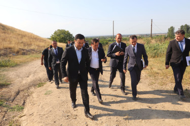 Qazaxda 2026-2030-cu illər üçün Dövlət Proqramının icrası ilə bağlı rayonun kəndlərində aqroparka və iri fermer təsərrüfatlarına baxış keçirilib 15.09.2026