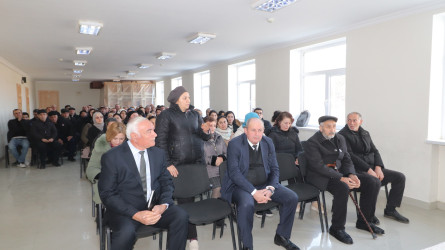 Millət vəkili Səməd Seyidov bu gün Qazaxın Yuxarı Salahlı kəndində sakinlərlə görüşüb 24.01.2025